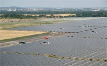 Solarkraftwerk Waldpolenz, the first Solar 40-MW CdTe PV Array installed by JUWI Group in Brandis, Germany. Credit: JUWI Group