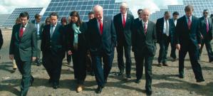 Jos Mara Prazeres Ps-de-Mina (with mustache) escorts U.S. Energy Secretary Samuel Bodman on a tour of the Amareleja solar power plant in May. &copy;&nbsp;Camara Municipal de Moura