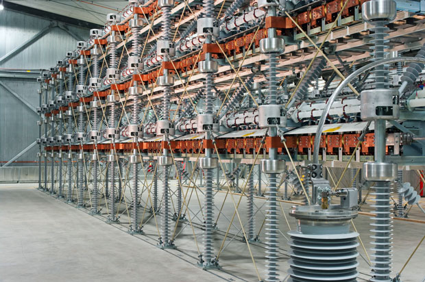 Siemens’s IGBT-based modular multilevel converters, which hit the market in 2010, contain several hundred miniconverters, or “submodules.” That boosts the overall converter capacity from a few hundred megawatts to 1000 megawatts or more—the scale that Germany’s TSOs are looking for.